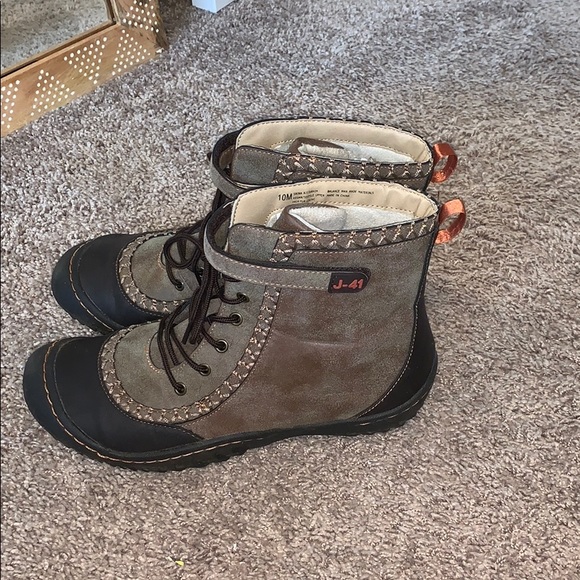 Merrell J41 brown hiking boots. - Picture 2 of 4